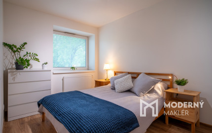 Na predaj kompletne zariadený 2-izbový byt v blízkosti OC Vivo