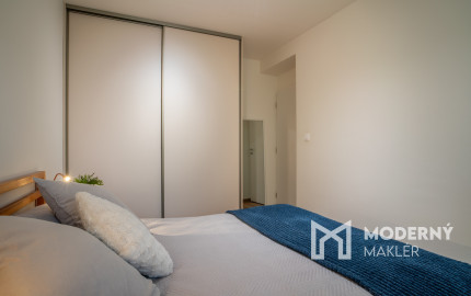 Na predaj kompletne zariadený 2-izbový byt v blízkosti OC Vivo