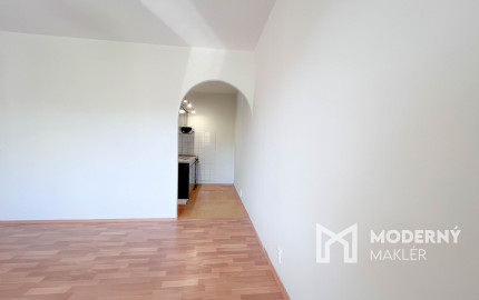 Na predaj 2-izbový byt s balkónom v Trenčíne - Juh I