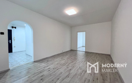 Na predaj priestranný 4-izbový byt v Trenčíne