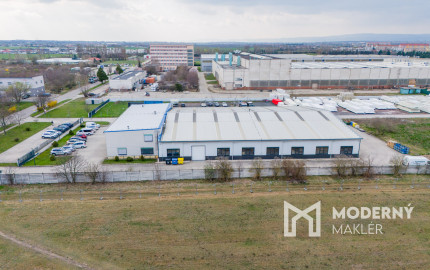 Na predaj priemyselný objekt s investičným potenciálom v Senci