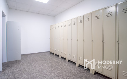 Na predaj priemyselný objekt s investičným potenciálom v Senci