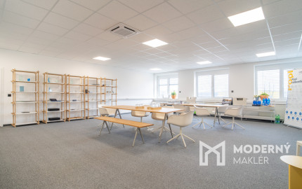 Na predaj priemyselný objekt s investičným potenciálom v Senci