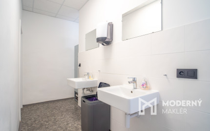 Na predaj priemyselný objekt s investičným potenciálom v Senci