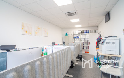 Na predaj priemyselný objekt s investičným potenciálom v Senci