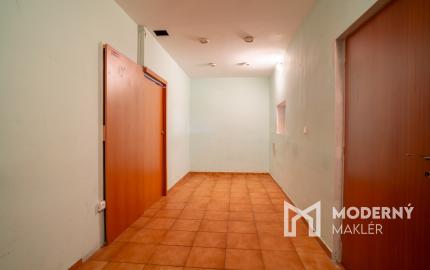 Na predaj dvojpodlažný rodinný dom s polyfunkciou v Trnave