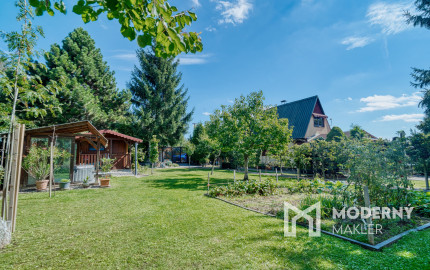 Na predaj celoročný záhradný dom v Čachticiach
