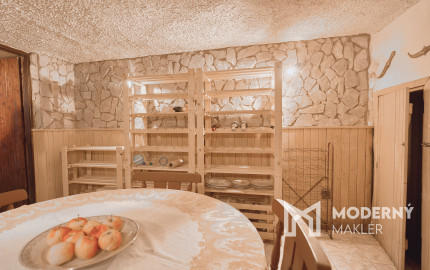 Na predaj celoročný záhradný dom v Čachticiach