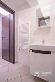 Na prenájom obchodný priestor na Zámockej v Bratislave