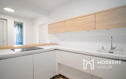 Na predaj dvojpodlažný rodinný dom s polyfunkciou v Trnave