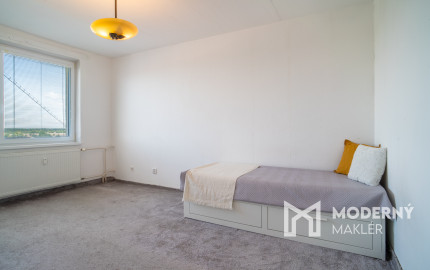 REZERVOVANÉ: Na predaj čiastočne zariadený 3-izbový byt na ulici Martina Rázusa v Malackách