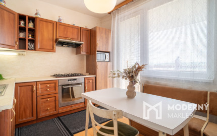 REZERVOVANÉ: Na predaj čiastočne zariadený 3-izbový byt na ulici Martina Rázusa v Malackách