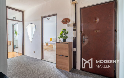 REZERVOVANÉ: Na predaj čiastočne zariadený 3-izbový byt na ulici Martina Rázusa v Malackách