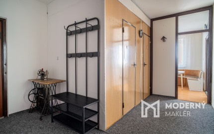 REZERVOVANÉ: Na predaj čiastočne zariadený 3-izbový byt na ulici Martina Rázusa v Malackách