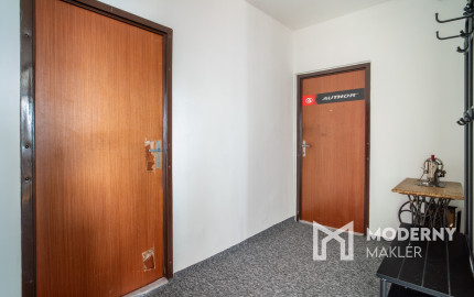 REZERVOVANÉ: Na predaj čiastočne zariadený 3-izbový byt na ulici Martina Rázusa v Malackách