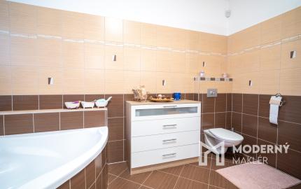 Na predaj rodinná vila v maďarskej obci Gyenesdiás