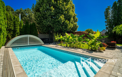 Na predaj rodinný dom s bazénom a saunou v Rohovciach