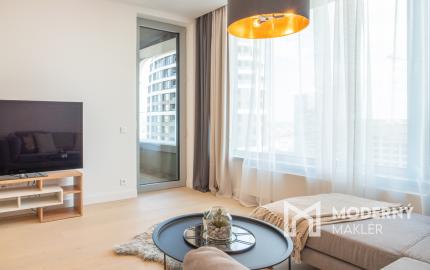 Na prenájom exkluzívny 2-izbový byt so šatníkom a panoramatickým výhľadom v projekte SKYPARK, Továrenská ulica