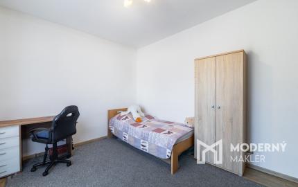 REZERVOVANÉ - Na predaj dom vhodný na podnikanie v Bzinciach pod Javorinou