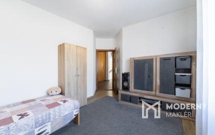 REZERVOVANÉ - Na predaj dom vhodný na podnikanie v Bzinciach pod Javorinou