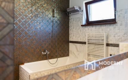 REZERVOVANÉ - Na predaj dom vhodný na podnikanie v Bzinciach pod Javorinou