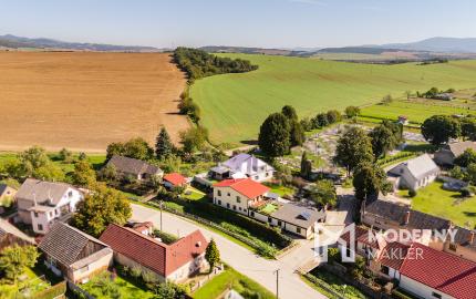 REZERVOVANÉ - Na predaj dom vhodný na podnikanie v Bzinciach pod Javorinou
