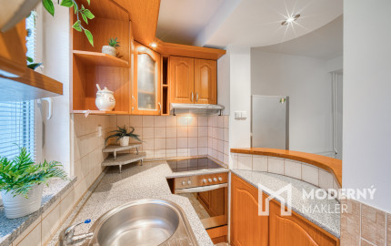 REZERVOVANÉ: Na predaj 2-izbový byt vo Veľkých Levároch