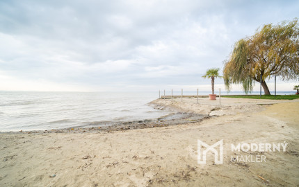 Na predaj stavebné pozemky na Balatone-Építési telek eladó.