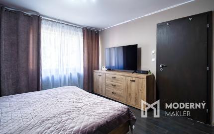 Na predaj priestranný 2-izbový byt v Novom Meste nad Váhom