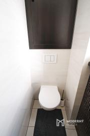 Na predaj priestranný 2-izbový byt v Novom Meste nad Váhom