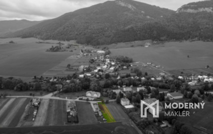 REZERVOVANÉ:Na predaj slnečný pozemok v Kvačanoch