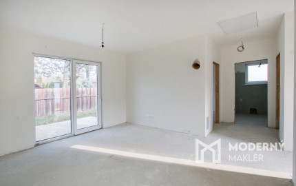 Na predaj rekreačná chata s pozemkom v obci Blahová