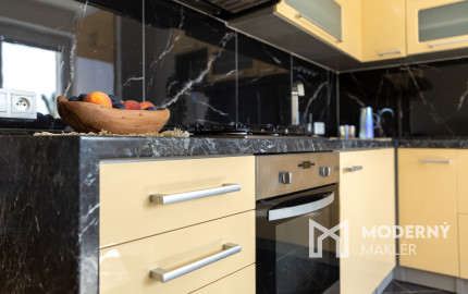 REZERVOVANÉ: Na predaj 3-izbový byt v obci Kálnica