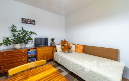 REZERVOVANÉ: Na predaj priestranný dom s veľkým pozemkom v Pobedime