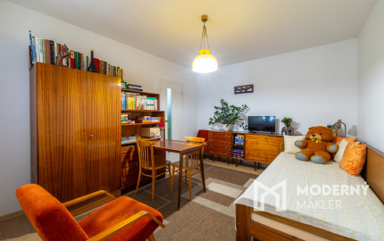 REZERVOVANÉ: Na predaj priestranný dom s veľkým pozemkom v Pobedime