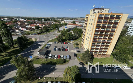 EXKLUZÍVNE NA PREDAJ – 3-IZBOVÝ BYT S DVOMA BALKÓNMI, UL. MOJMÍROVA, BÁNOVCE NAD BEBRAVOU