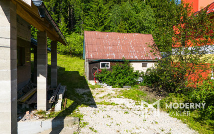 Rozostavaný dom na dokončenie podľa seba s veľkým pozemkom