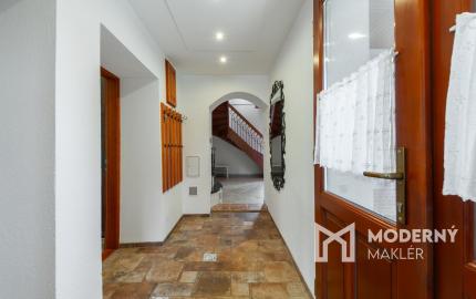 Na predaj impozantný rodinný dom v Ivanovciach