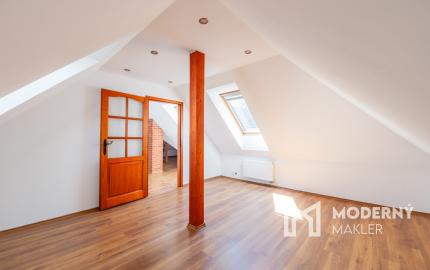 Na predaj impozantný rodinný dom v Ivanovciach