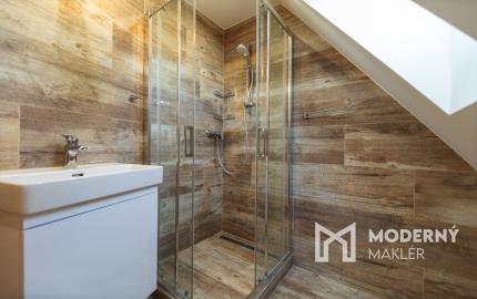 Na predaj impozantný rodinný dom v Ivanovciach