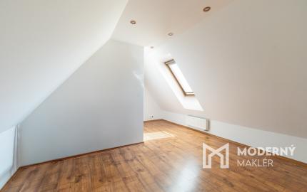 Na predaj impozantný rodinný dom v Ivanovciach