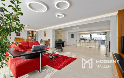 Na predaj vila so smart technológiami a výťahom na Slavíne