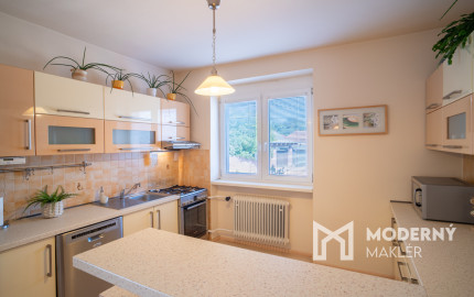 Na predaj priestranný 5-izbový rodinný dom v pokojnej lokalite mesta Gabčíkovo