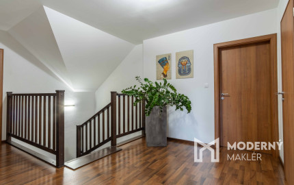 Na predaj priestranný rodinný dom v pokojnej lokalite Hôrka