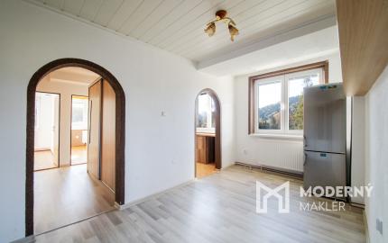 Na predaj priestranný 3-izbový byt v Zákamennom