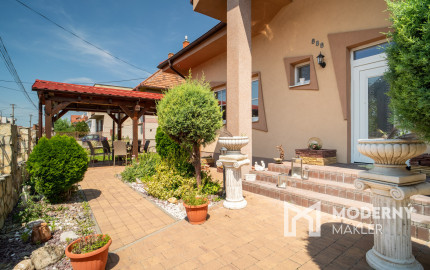 Na predaj priestranný rodinný dom v obci Zlaté Klasy