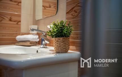 Nová znížená cena! Na predaj 5-izbový rodinný dom s veľkou záhradou v Novej Vsi nad Váhom