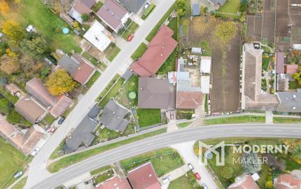 Na predaj priestranný 4-izbový rodinný dom v Malženiciach