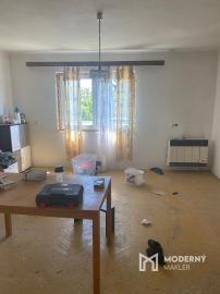 Na predaj rodinný dom vhodný na rekonštrukciu v Lúčnici nad Žitavou