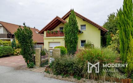 Na predaj rozprávkový dom s krásnou záhradou v Hviezdoslavove